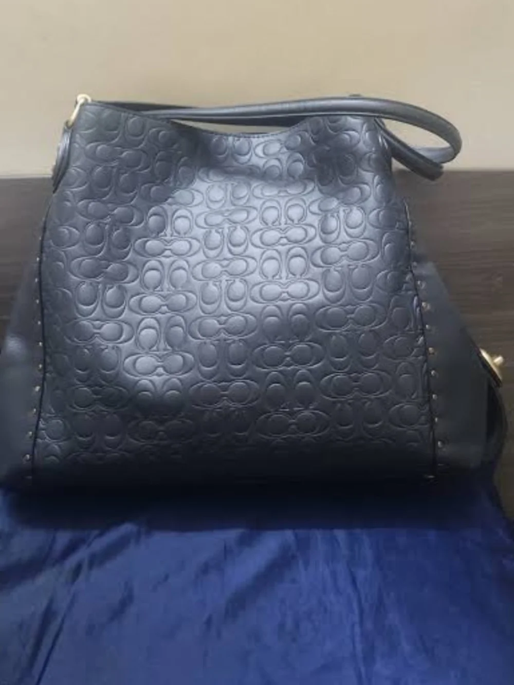 Embossed Navy Edie Shoulder Bag 31 In Signature Leather With Rivets